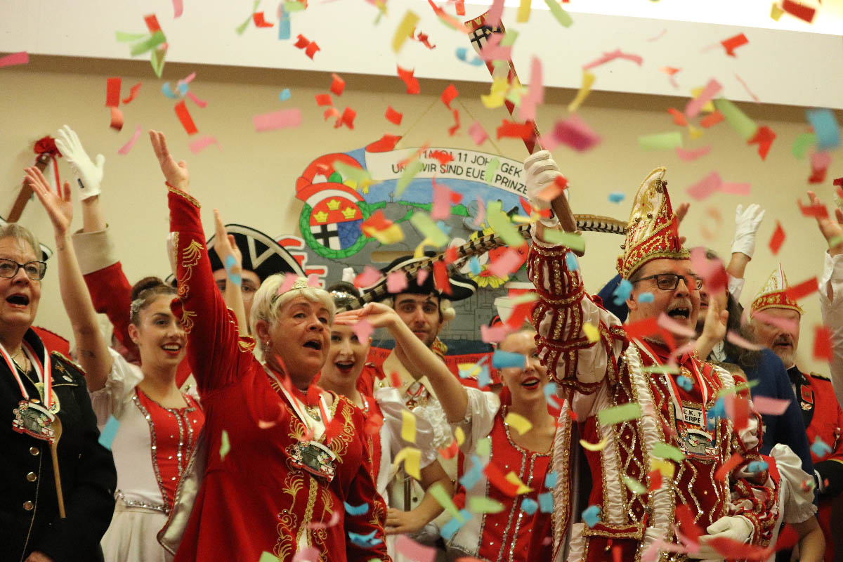 Jubilumssession in Erpel: Prinzenpaar Rainer I. und Sabine I. proklamiert
