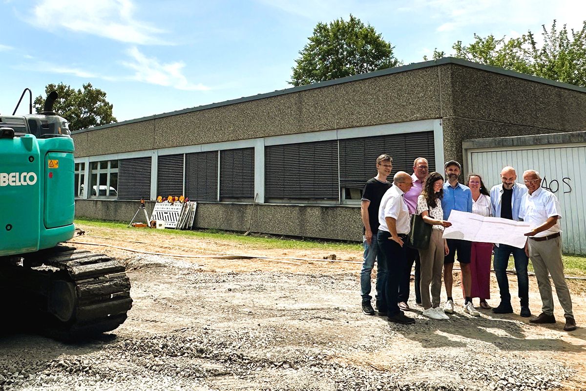 Begonnen haben die Bauma�nahmen im Kontext der Erweiterung der R�merwallschule in Rheinbrohl. Foto: Thomas Herschbach