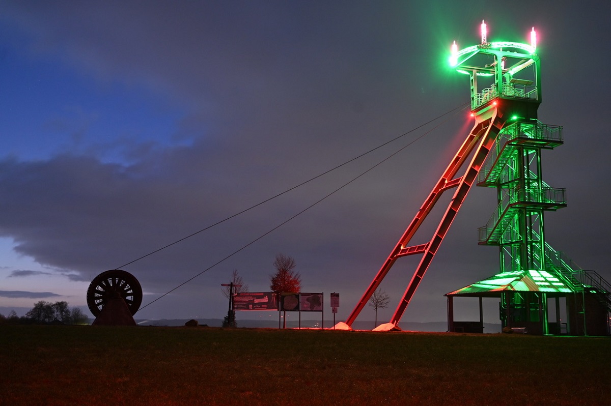 Der leuchtende Barbaraturm aus dem vergangenen Jahr. (Fotos: Niklas-Schtz)