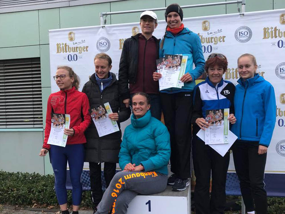 Das halbe Titel-Dutzend fr die LG komplettierten Franziska Rennecke, Christine Zeni und Sabine Neumann als schnellstes Team der Gesamtwertung weiblich. Foto: Verein