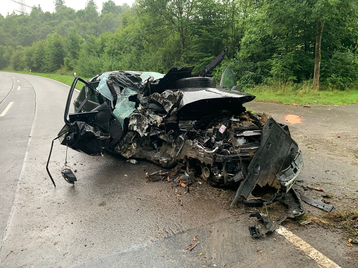 Betrunkener wird bei Unfall leicht verletzt. Foto: -/Polizeiinspektion Betzdorf/dpa
