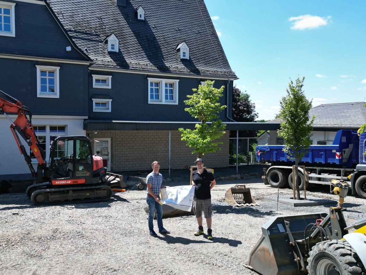 Entsieglung des Schulhofs in Hachenburg-Altstadt (Foto: Verbandsgemeindeverwaltung Hachenburg)
