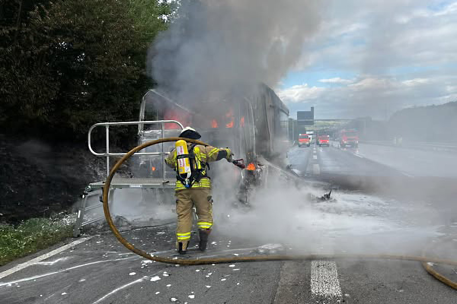 Aktualisiert: Lkw-Brand auf A3 bei Neustadt Wied verursachte Verkehrschaos