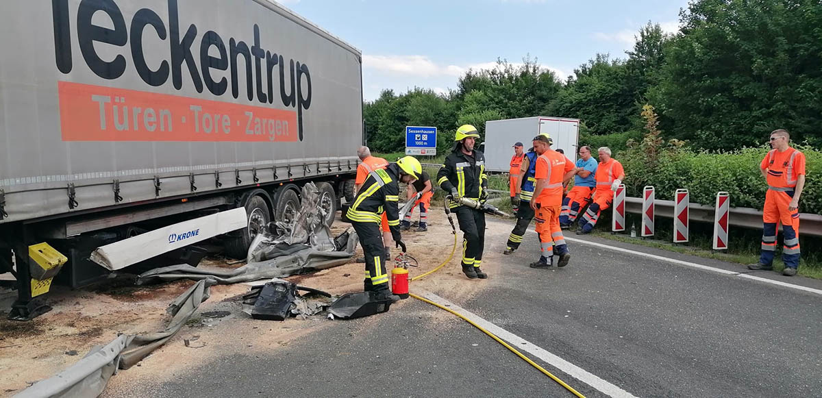 A3 bei Dierdorf nach schweren Lkw-Unfall stundenlang gesperrt