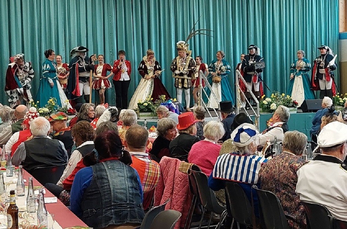 Ausgelassene Stimmung beim Seniorenkarneval in Irlich 