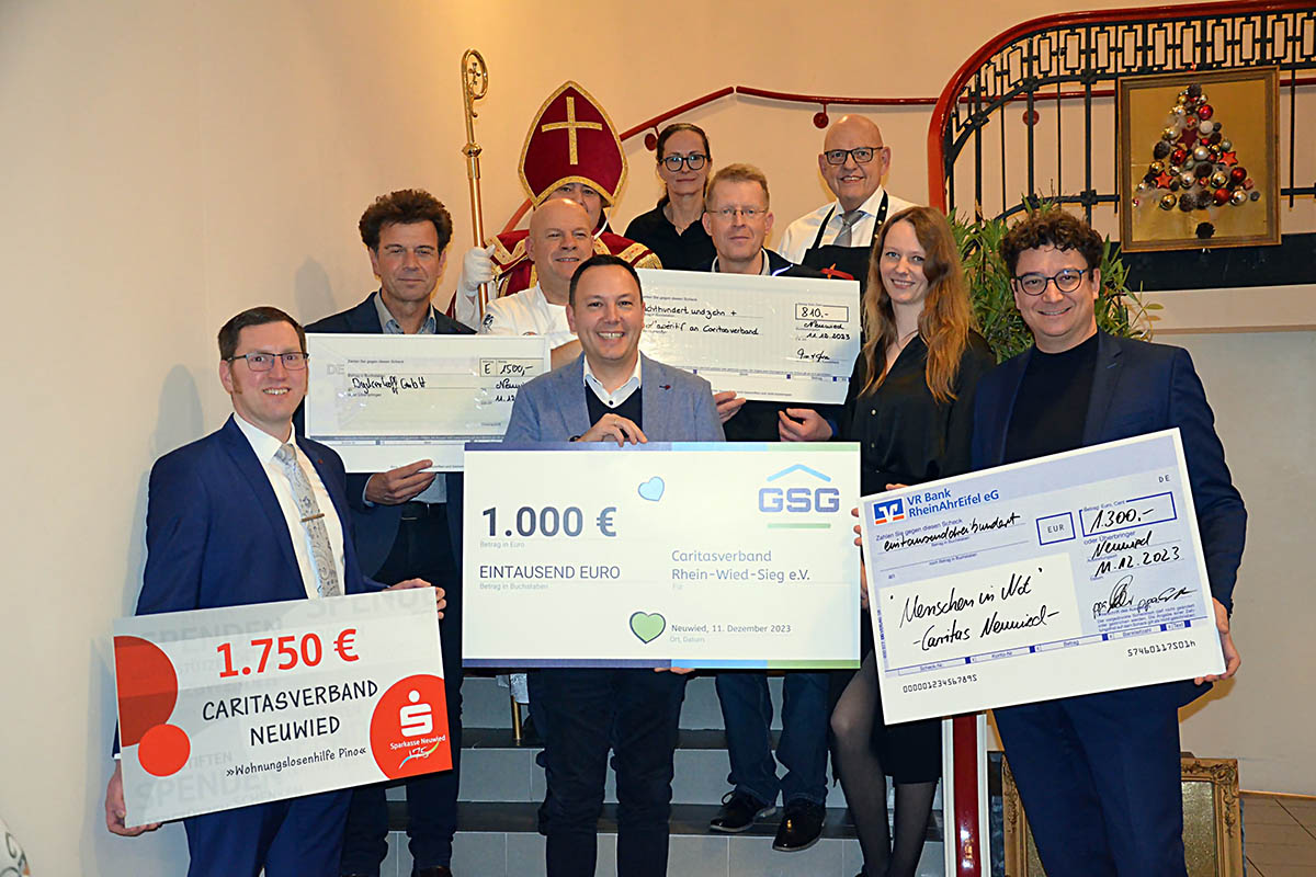 Eine besinnliche Weihnachtsfeier fr Bedrftige in Neuwied