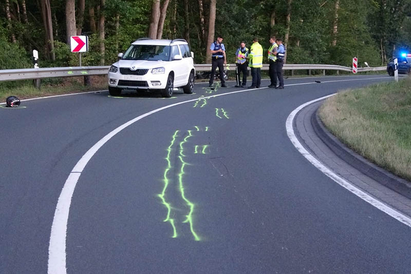 Motorradfahrer stirbt bei Frontalzusammensto