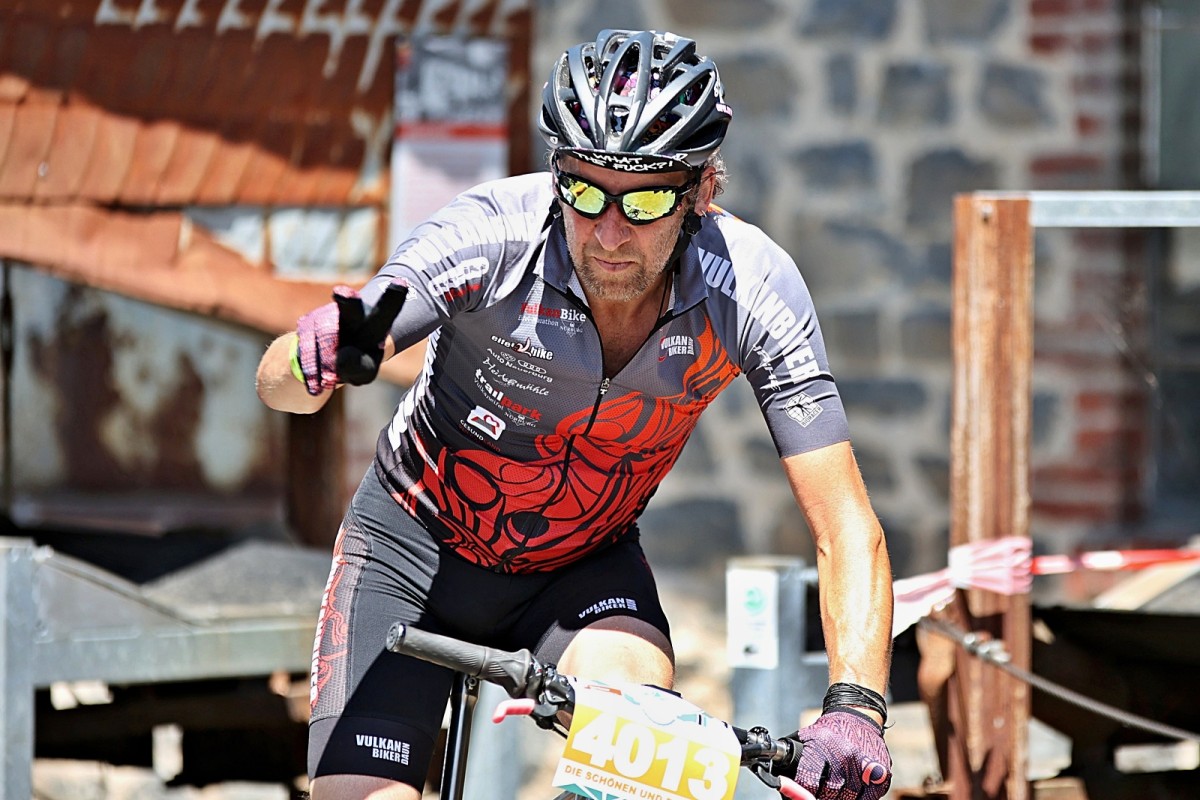 Stffel-Race 2025 in Enspel: Ein Marathon durch Basalt und Dreck 