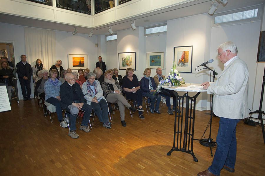 Ulrich Christian bei seiner Rede in der Stadtgalerie. Fotos: Helmi Tischler-Venter