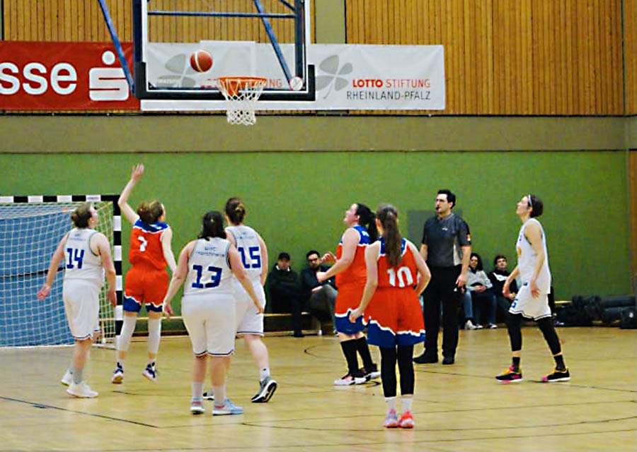Basketball: Niederlagen fr Neustdter Damen- und Herrenmannschaft 