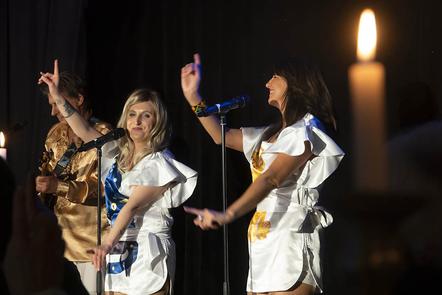 Dinnershow mit der Tributeband ABBA ROYAL im Schloss Engers