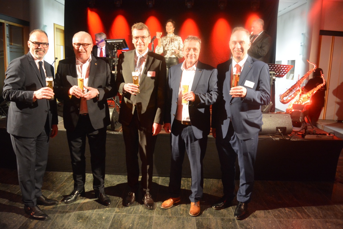 Andreas G�rg, Landrat Dr. Peter Enders, Dr. Andreas Reingen, Landrat Achim Schwickert und Michael Bug (Fotos: Wolfgang Rabsch)