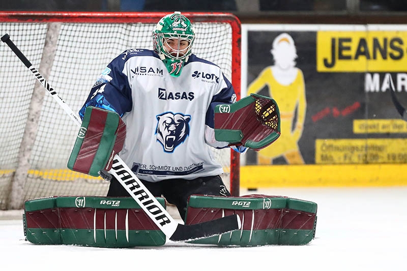 Lukas Schaffrath htete am Samstag in Leuven das Neuwieder Tor. Trainer Leos Sulak gab Felix Kllejan eine wohlverdiente Verschnaufpause. Foto: Verein