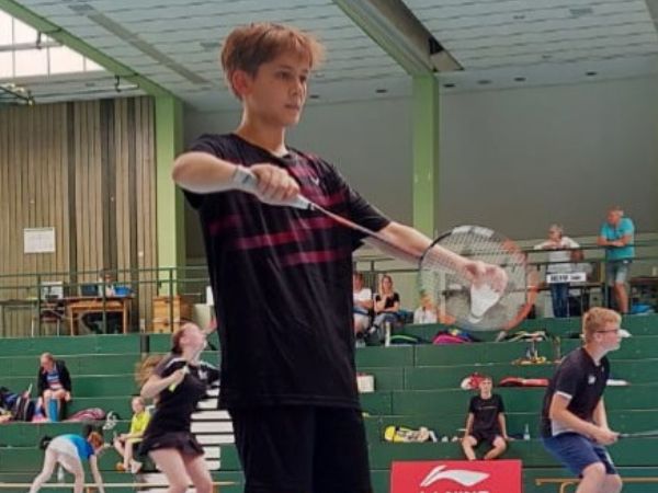 Julian Ho der DJK gewinnt das 2. Badminton-Ranglistenturnier in berherrn