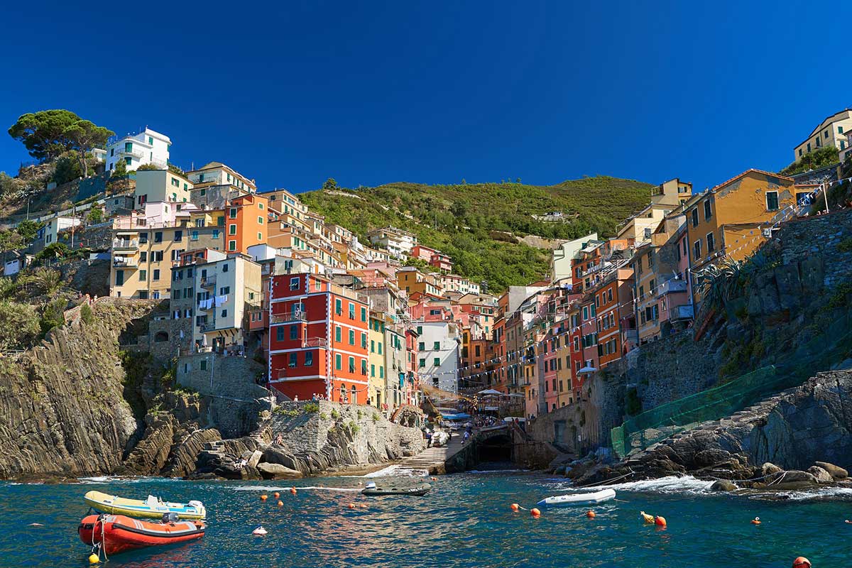 Ein Ausflugsziel der Italien-Fahrt im Herbst: Cinque Terre. (Foto: Pixabay)