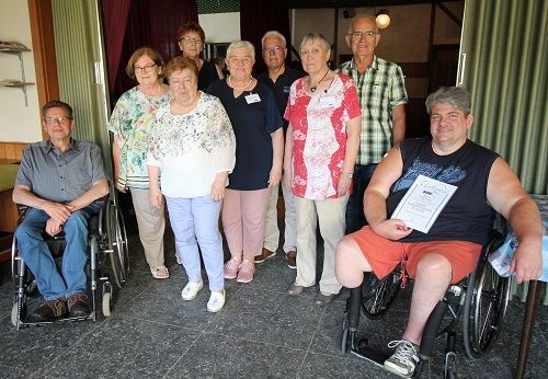 Der neue (alte) VdK-Vorstand: Jrgen Krah, Ute Brck, Gabriele Ingelbach, Barbara Fenstermacher, Bernd Niederhausen, Anneliese Rott, Antonio Garcia-Sanchez, Fred Engel. (Foto: VdK)