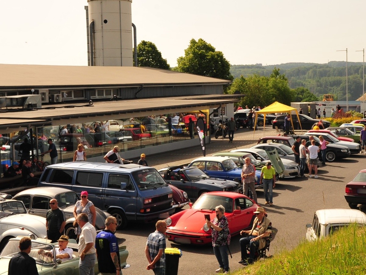 Young- und Oldtimer Treffen in Altenkirchen: Rund 800 Teilnehmer zeigten ihre Schätze