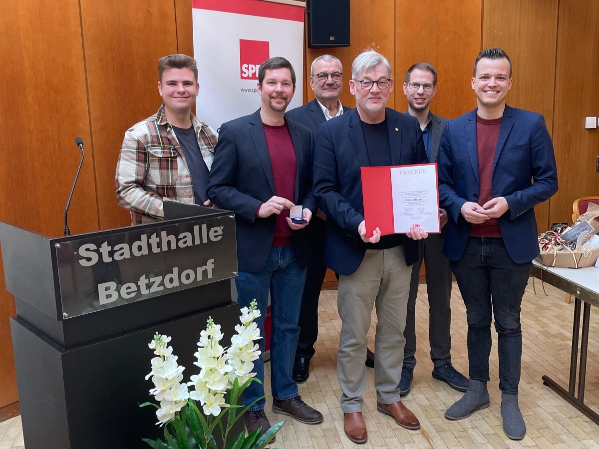Willy-Brandt-Medaille für Bernd Becker: Eine Ehrung für jahrzehntelanges Engagement