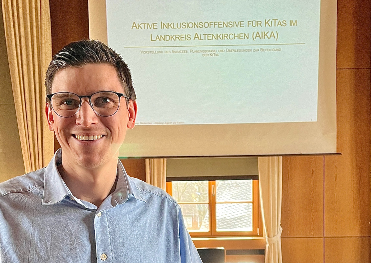 Simon Patt, Fachberater fr Kindertagessttten, stellte jetzt die Grundzge der Inklusionsoffensive im Kreishaus vor. (Foto: Kreisverwaltung/Thorsten Stahl)