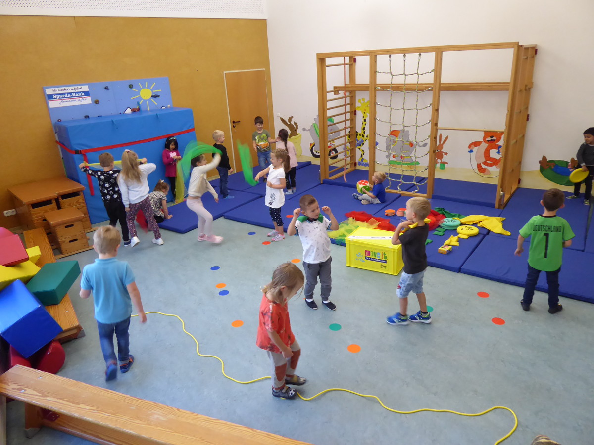 Mit der "Move it!"-Box lernen die Kinder spielerisch. (Foto: Kita Traumland)