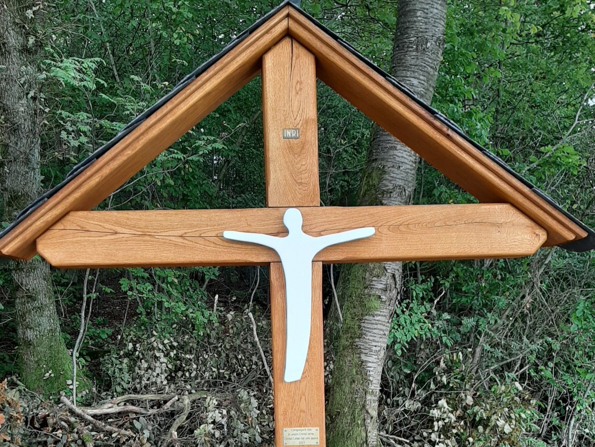 Von Brgern erschaffen, von der Kirche gesegnet: Neue Wegekreuze prgen Selbachs Landschaft