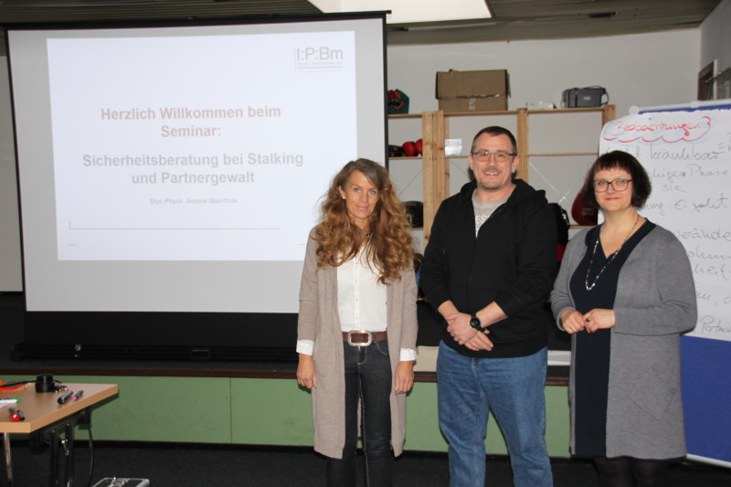 Kerstin Stahl und Ralf Kohlhaas von der Brcke sowie Referentin Justine Glaz-Ocik (von links nach rechts) gaben wertvolle Tipps. Foto: Veranstalter