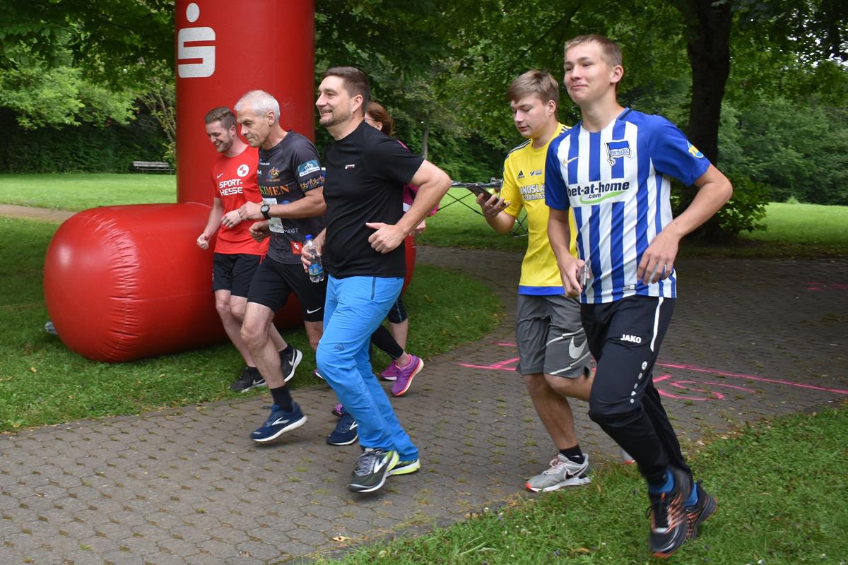 Beim Spendenlauf von MaJu SRL United gingen Sportbegeisterte fr die gute Sache an den Start. (Fotos: Wolfgang Rabsch / Mandy Jung)