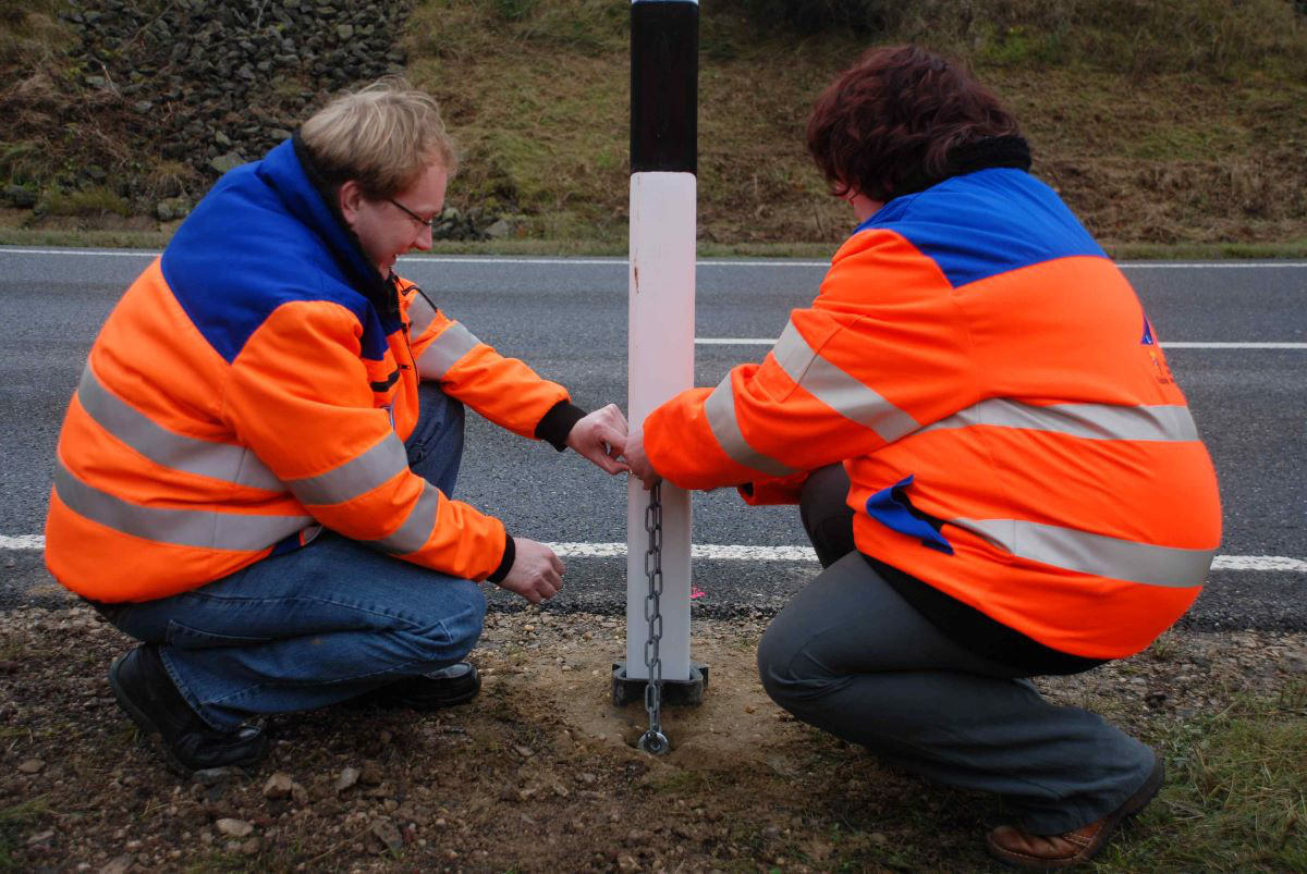 Zhlende Leitpfosten sind ein ganz wichtiger Bestandteil der Datenerfassung in Rheinland-Pfalz. (Foto: LBM)
