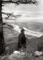 August Sander: August Sander im Siebengebirge, um 1941. Foto: Die Photographische Sammlung/SK Stiftung Kultur  August Sander Archiv, Kln; VG Bild-Kunst, Bonn, 2018
