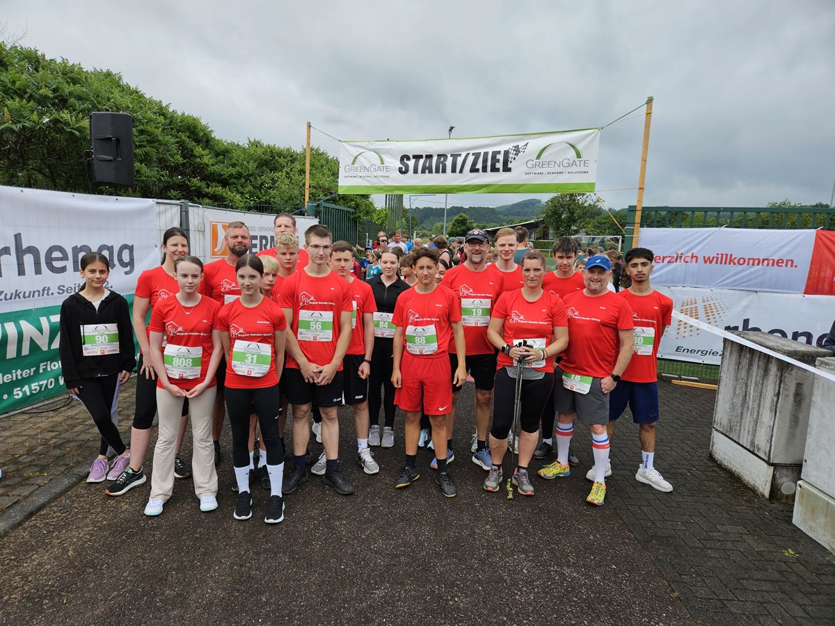 Mit insgesamt 21 Teilnehmern stellte die August-Sander-Schule das grte Team beim Sommerlauf. (Foto: Veranstalter)