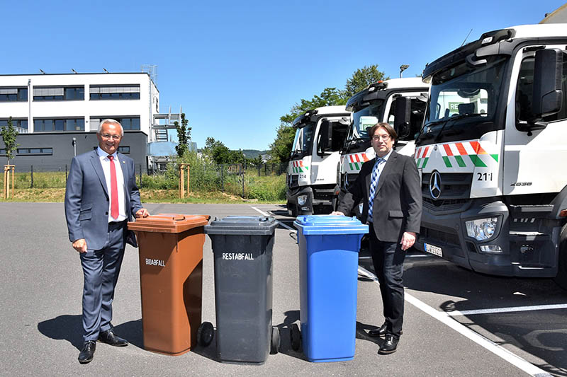 Landrat Achim Hallerbach (links) mit dem Leiter der Neuwieder Abfallwirtschaft, Jrg Schwarz. Foto: Kreisverwaltung