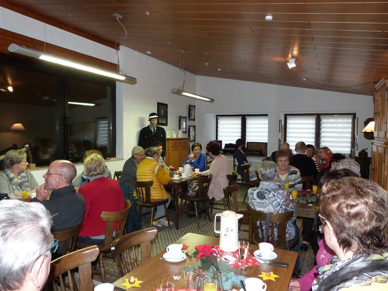 Beim Adventsfrhstck (Foto: Dorfgemeinschaftsverein)