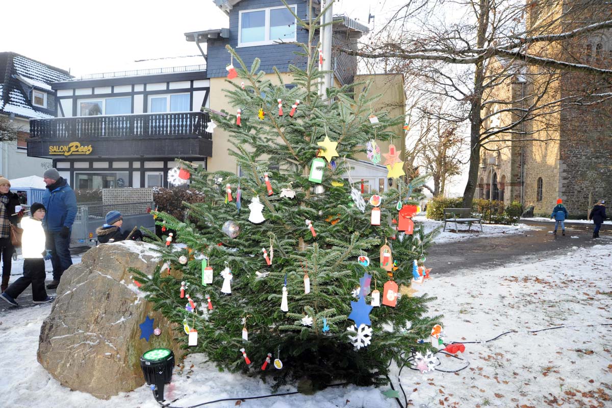 Adventsmarkt in Horhausen - "Kalte Markthalle" wurde erffnet