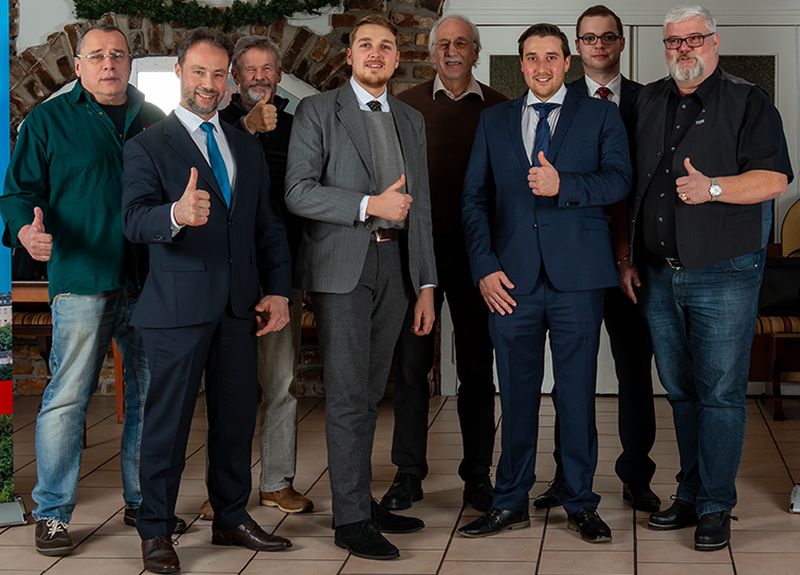 Vorstand von links nach rechts: Thomas Friedrich, Versammlungsleiter/MdL/Betreuer der nrdlichen Kreisverbnde Dr.Jan Bollinger, Rudolf May, Cedric Salka, Gilbert Kalb, Jan Strohe, Kai-Janick Karpinksi und Andreas Schfer. Fotos: AfD Westerwald