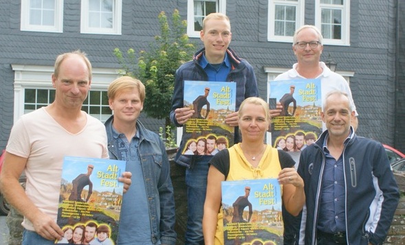 Die Wissener CDU ldt zum Altstadtfest am 24. August. Zum Organisationsteam gehren (von links) Michael Rdder, Sebastian Papenfu, Robert Leonards, Simone Rdder, Jrg Hirsch und Andreas Winters. (Foto: CDU)