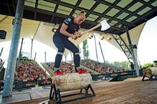 Alrun Uebing beim Underhand Chop. Fotos: Veranstalter