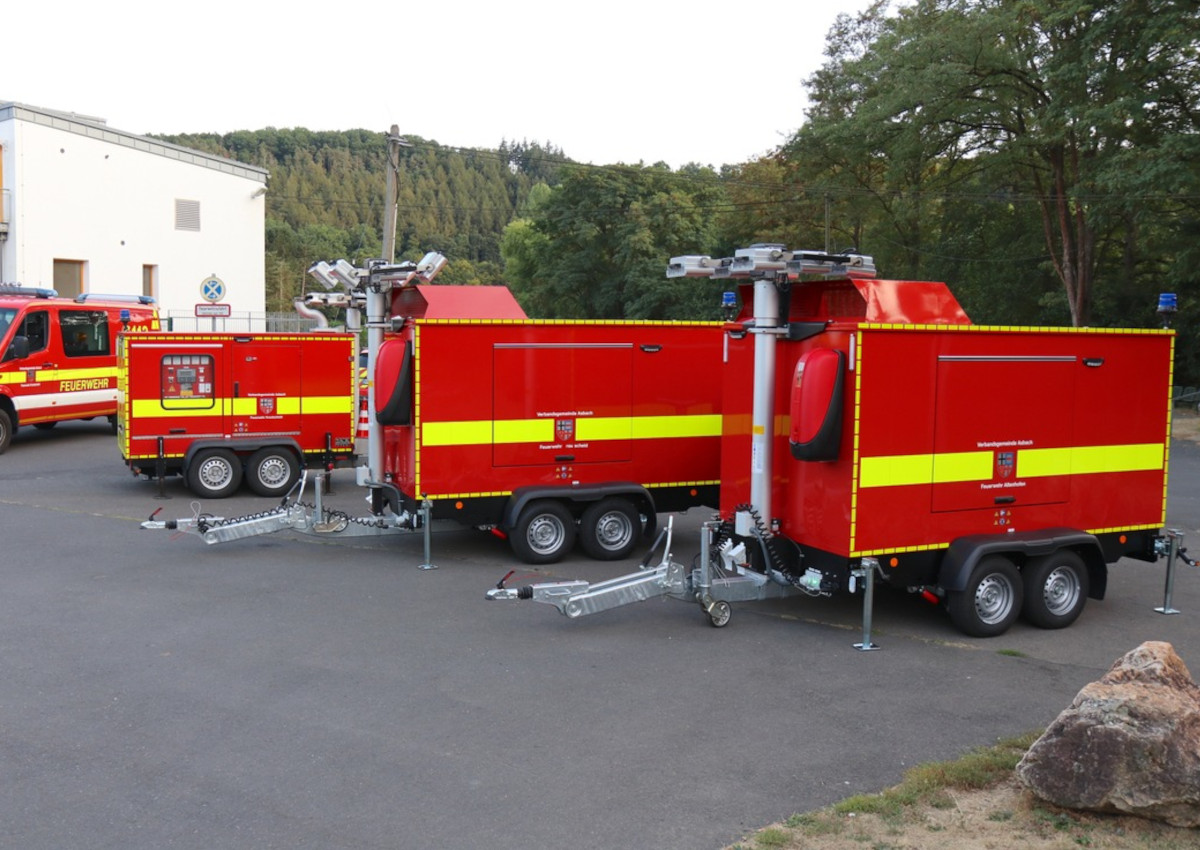 Die drei Notstromaggregate stehen fr den Fall der Flle bereit. (Fotos: Feuerwehr VG Asbach)