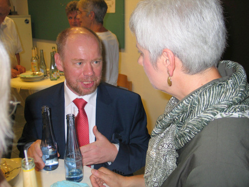 Unternehmer Lars-Oliver Farwick referierte beim Fest der Stiftung des Evangelischen Kirchenkreises Altenkirchen ber die protestantischen Perspektiven der Digitalen Revolution und lud zum gesellschaftlichen Disput ein. (Foto: Petra Stroh)
