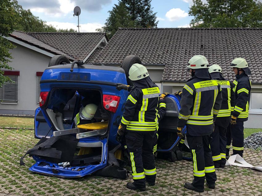 Beim Ausbildungstag der Freiwilligen Feuerwehr wurden unterschiedliche Szenarien durchgespielt. (Fotos: FW Horhausen)