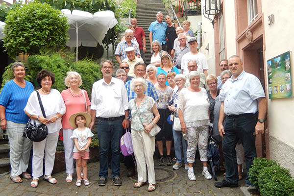 Die VdK-Reisegruppe auf der berhmten Klostertreppe in Beilstein. Foto: VdK