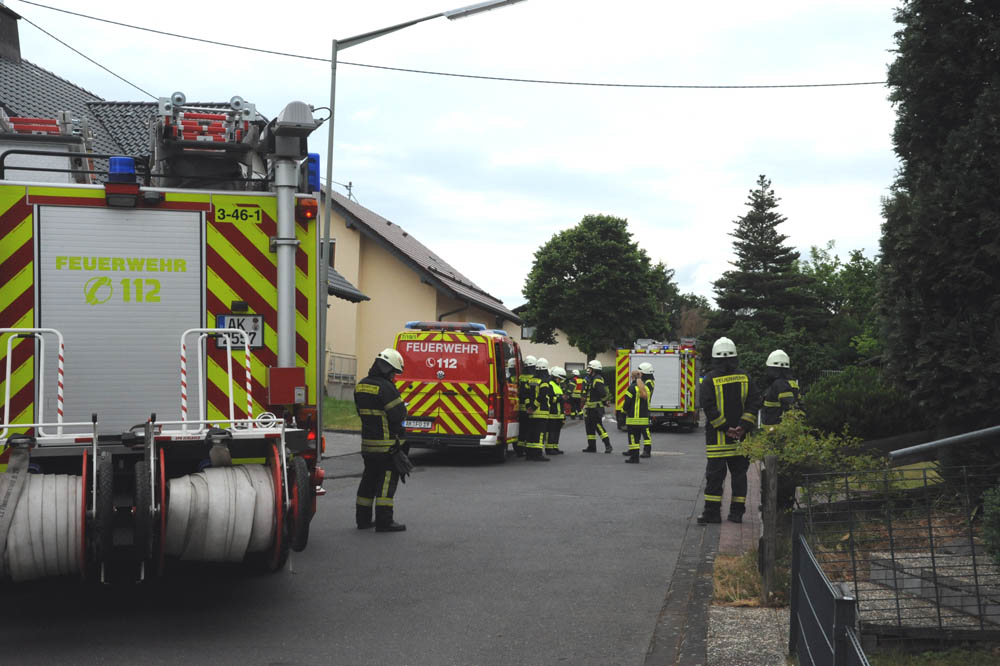 Die Feuerwehr im Einsatz (Fotos: kk)