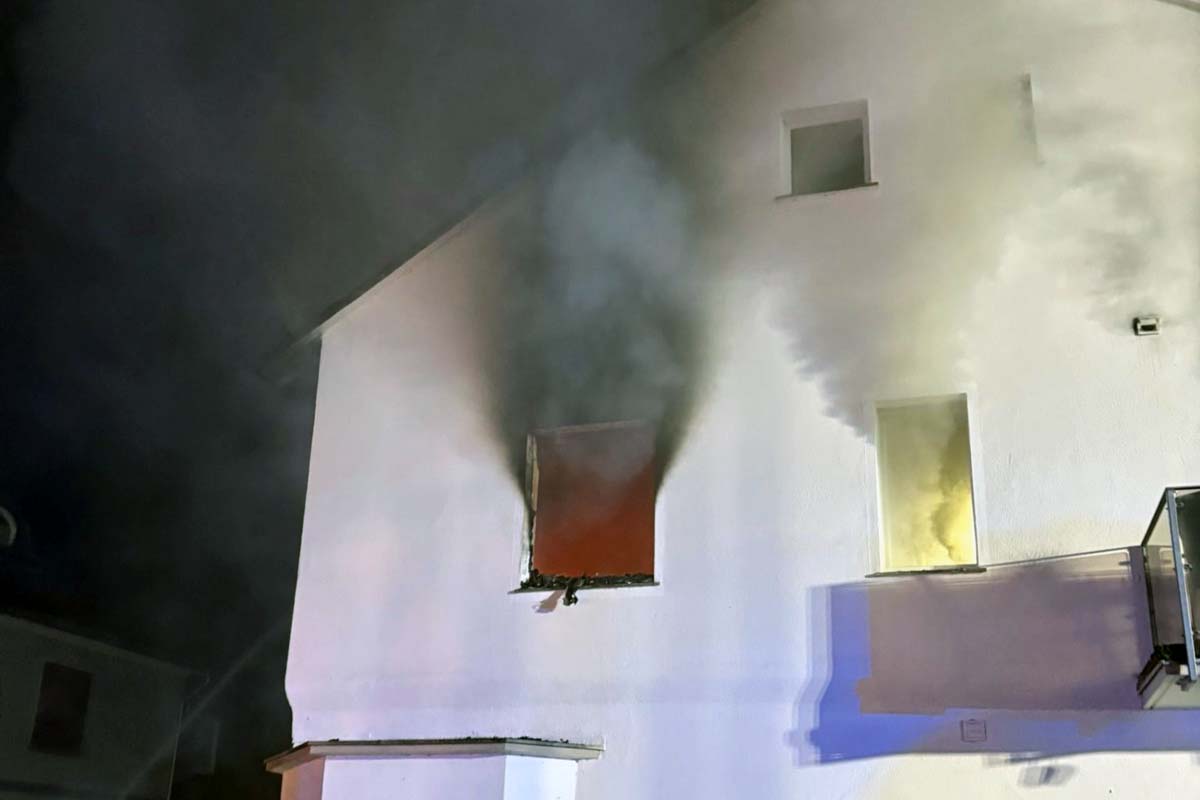 Wohnungsbrand in Betzdorf forderte die Feuerwehren: Personen wurden nicht verletzt 