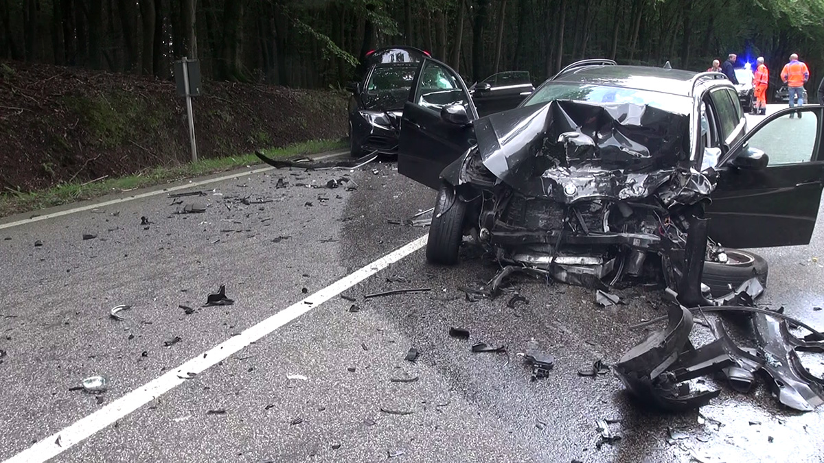 Montabaur: Verkehrsunfall auf B49 mit schwerverletzter 25-jhriger Fahrerin