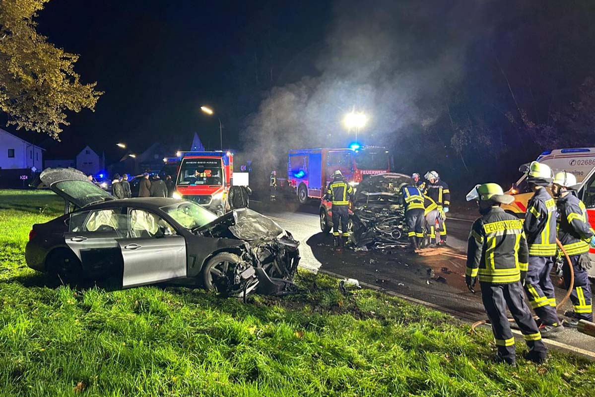 Verkehrsunfall bei Oettershagen (B 62): Zahlreiche Rettungskrfte waren im Einsatz