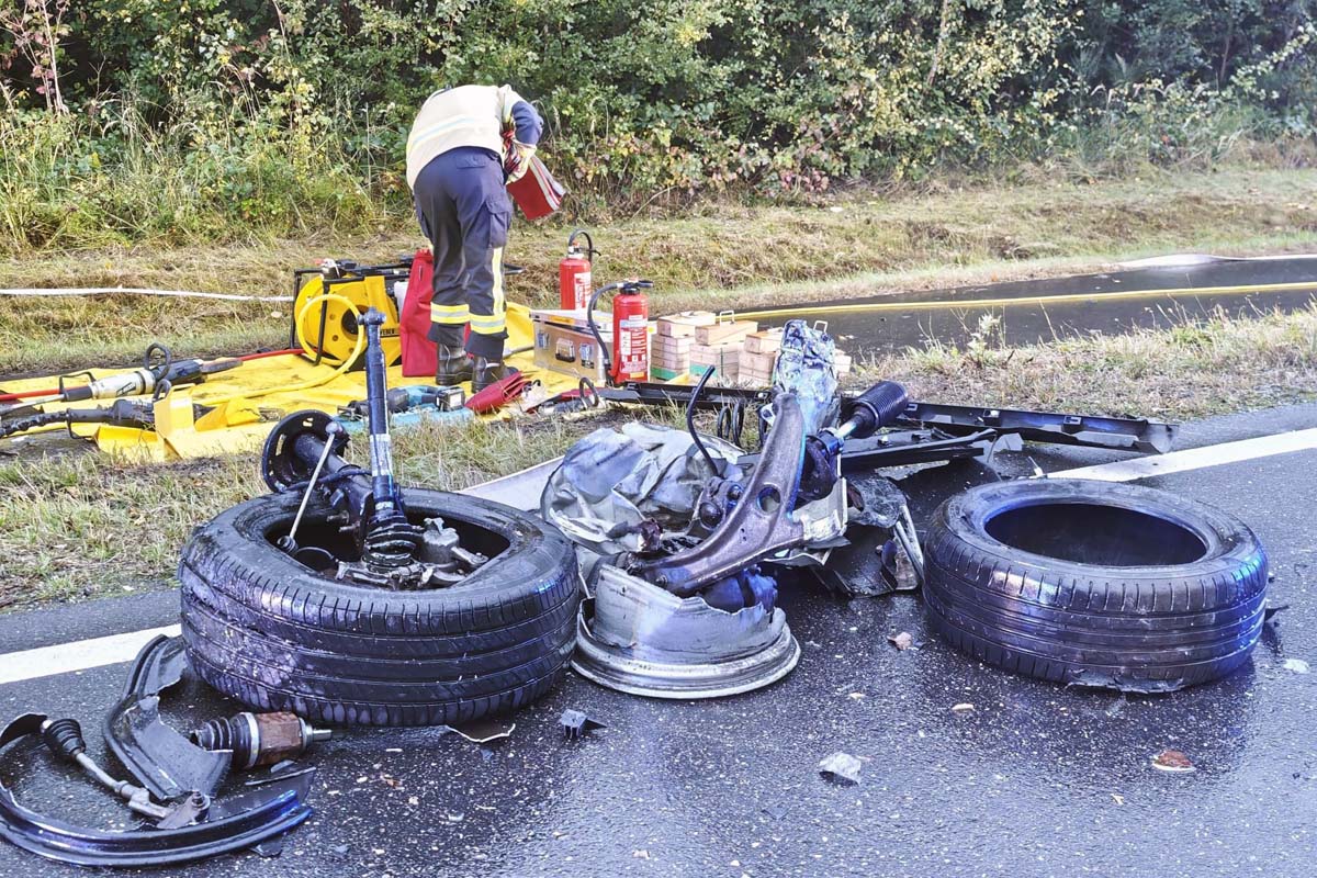 Die Trmmerteile wurden zusammengetragen (Bilder: kk)