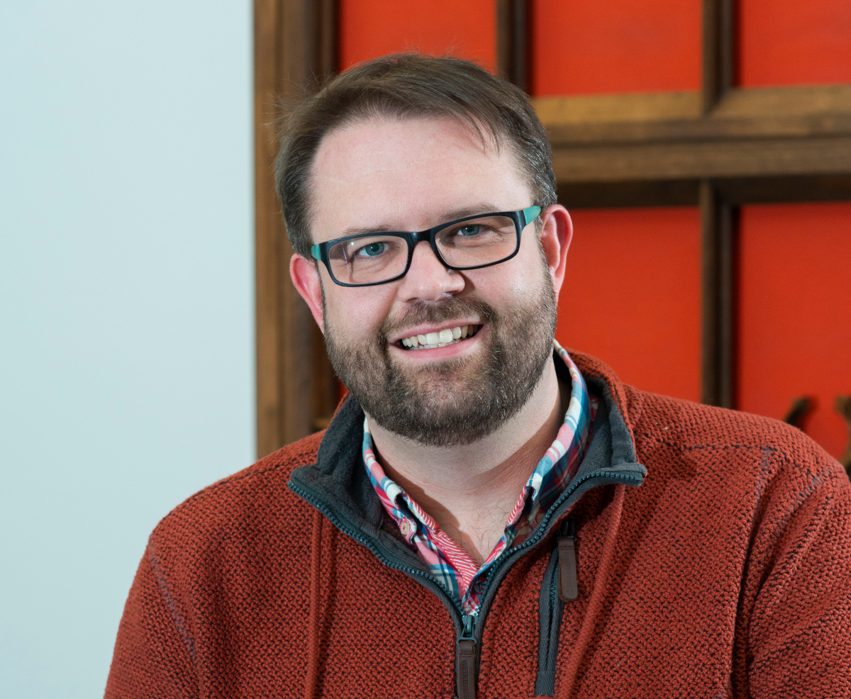 Wallfahrtsseelsorger Dr. Bastian Rtten liest aus seinem spirituellen Buch
(Foto: Kath. Pfarrei St. Peter)