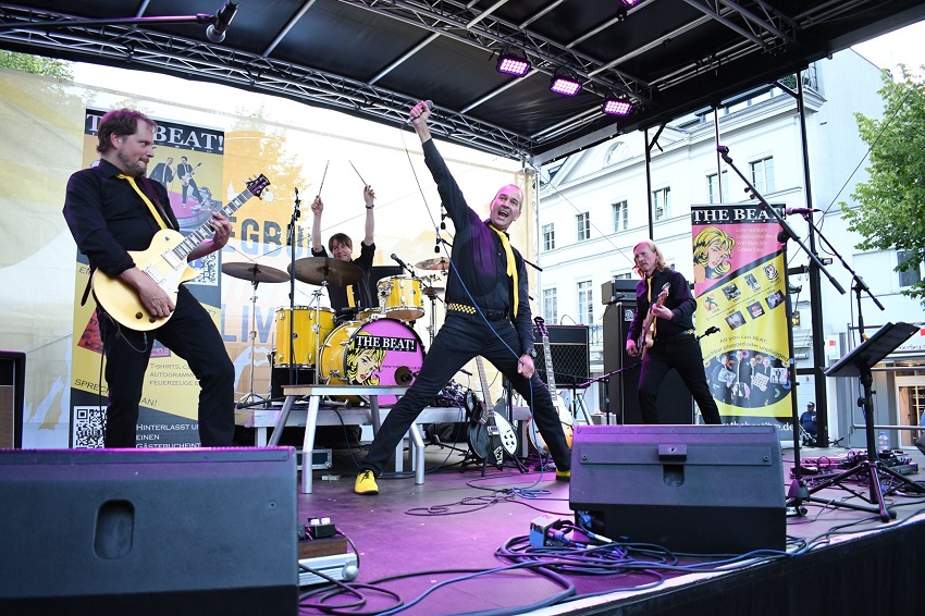 THE BEAT!radicals auf der Bhne (Foto: Band)