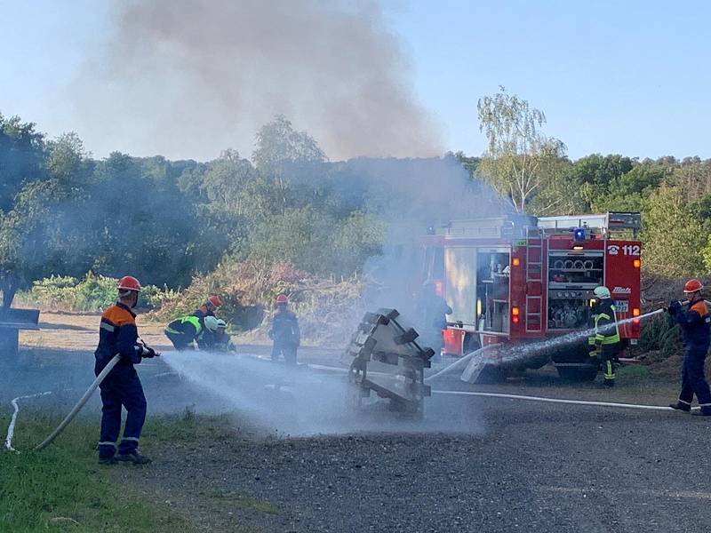 Nachwuchs bewltigt den Berufsfeuerwehrtag in Oberlahr