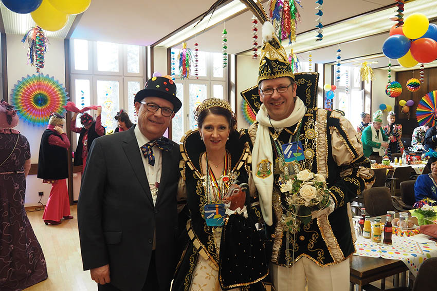 Brgermeister Kessler mit dem Prinzenpaar Gregor I. und Tine I. Fotos: Stadt Bendorf