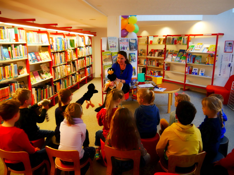 Die Stadtbcherei Bad Honnef hat viele junge Fans. Foto: Stadt Bad Honnef